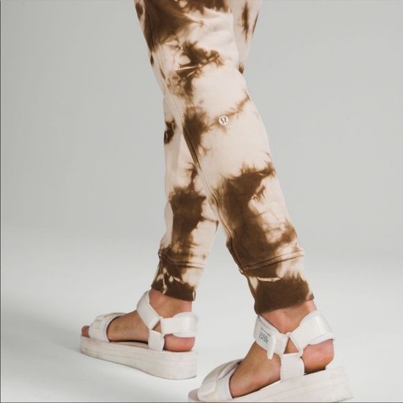 Lululemon Warm Down Jogger - Picture 4 of 7